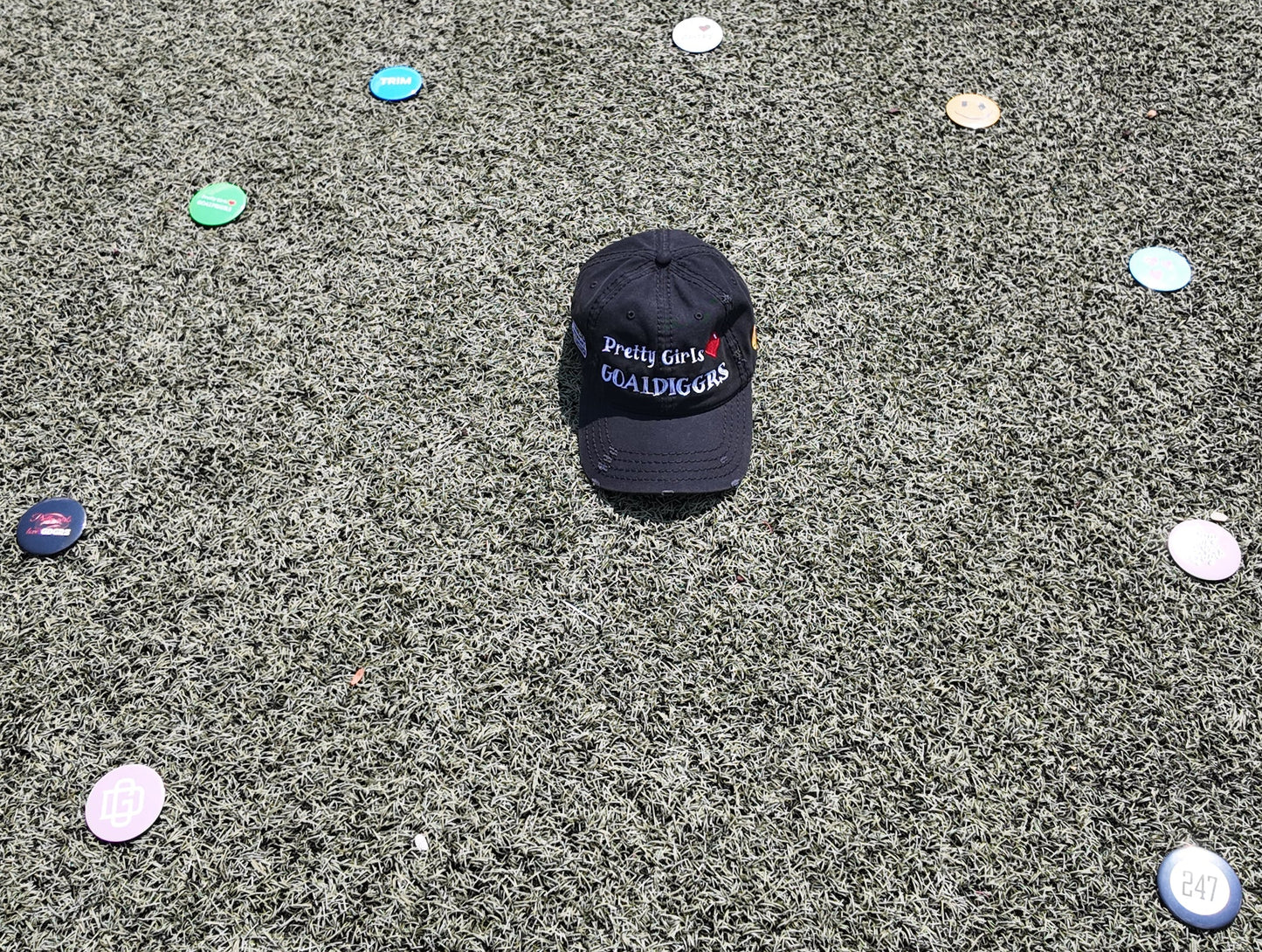 PRETTY GIRLS HAT (PRE-ORDER)